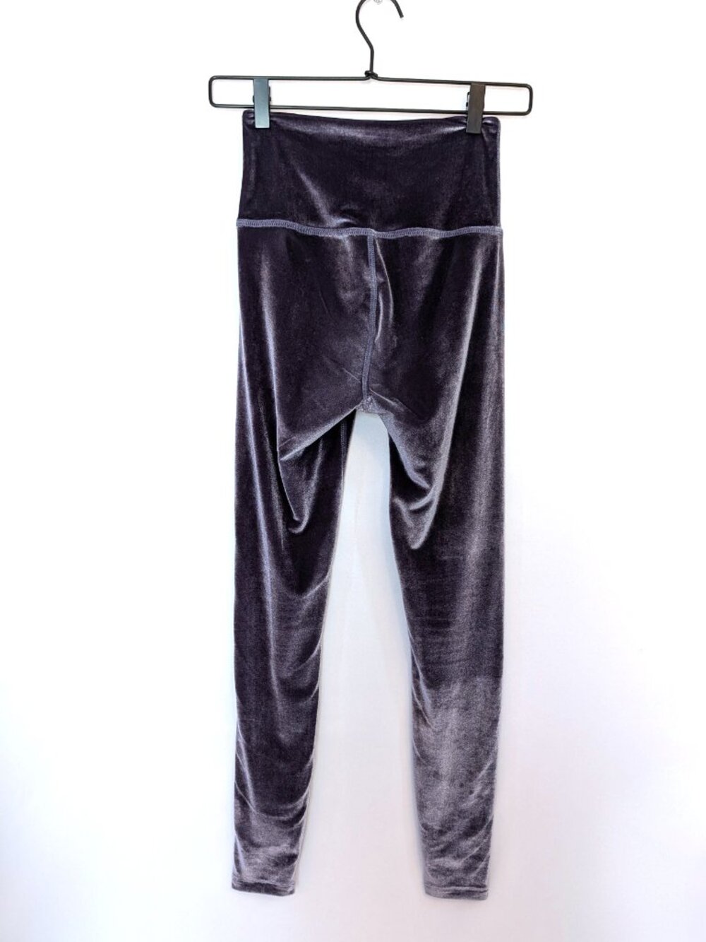Beyond Yoga | Velvet Motion High Waisted Midi Legging Deep Amethyst | Size XS - Picture 5 of 9